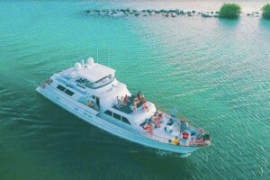 4 Hour - 80' Burger, Tulum, Playa del Carmen, Riviera Maya - The Party-Ready Onboard Setup: Music, Karaoke, and Spotify