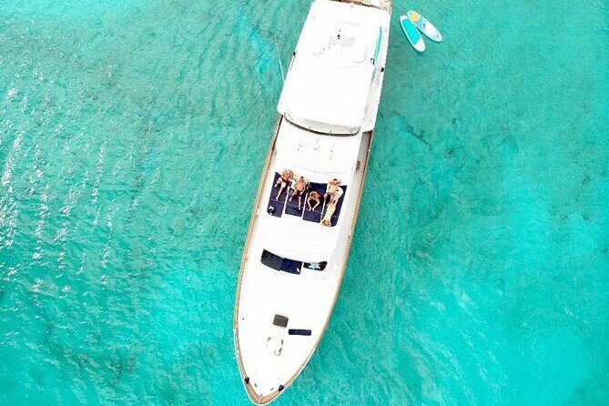 4 Hour - 80' Burger, Tulum, Playa del Carmen, Riviera Maya - Lunch, Drinks, and That 80-Foot Burger Name: What’s Included