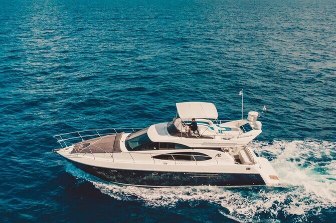 5H private 50' Yacht All-Inclusive from Tulum & Playa del Carmen - Food and Drinks Mid-Cruise: How the Crew Keeps the Day Moving