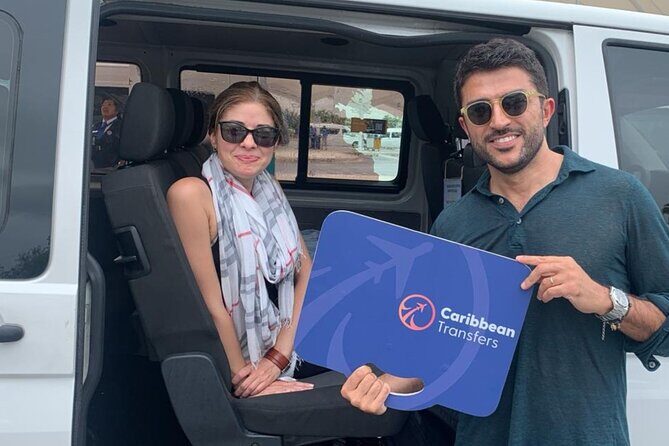 Airport Shuttle to Cancun and Hotel Zone - From Cancun Airport to Hotel Zone: the point of this transfer