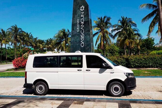Airport Shuttle to Cancun and Hotel Zone - Meeting your driver: terminals, lobbies, and that name-sign moment