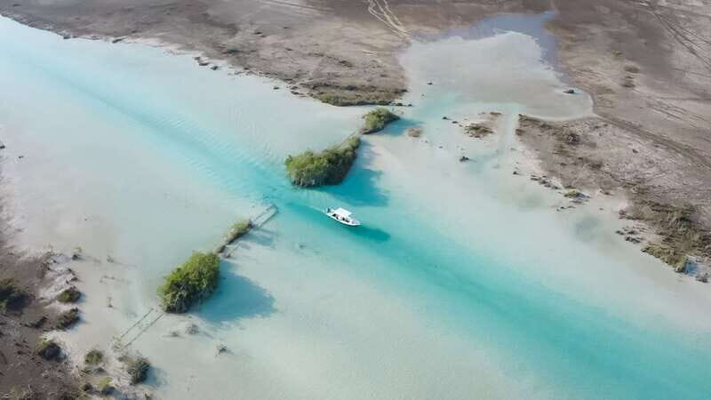 Bacalar: 3 Hour Boat Trip with Swimming & Drinks - Meeting at Casa China and getting your bearings fast