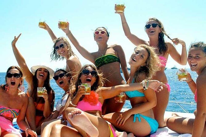 Cancun Adults Only Party Cruise to Isla Mujeres with Open Bar - Isla Mujeres Private Beach Club: Lunch, Showers, and the Best Part to Plan For