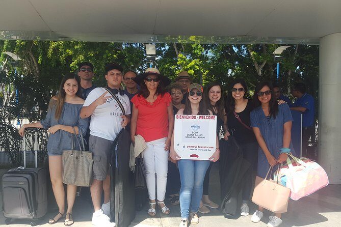 Cancun Airport private transfer to Cancun hotel zone - Finding your rep outside customs: terminal platforms and the sign test