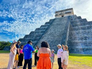 Cancun: Chichen Itza, Cenote & Valladolid Tour with Lunch - Chichén Itzá Guided Walk: From El Castillo to El Caracol
