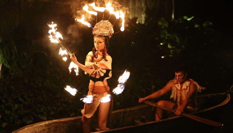Cancún: Cirque du Soleil JOYÀ Show Ticket - Dining at the show: appetizers, dinner, and Champagne decisions