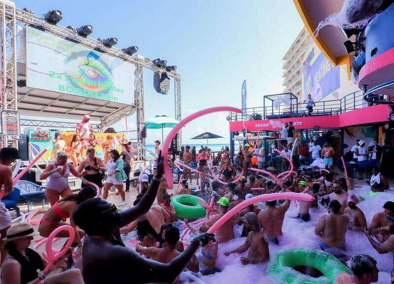 Cancún: Coco Bongo Beach Party Experience - The best time to plan around: 1 PM to 8 PM