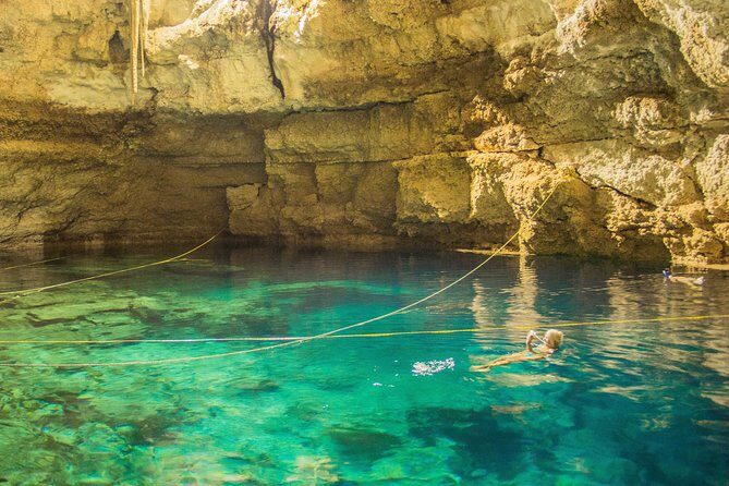 Cancun tour 4x1 Tour of Tulum, Coba, Cenote and Playa del Carmen - Playa del Carmen VIP shopping: convenient stop, not a cultural anchor