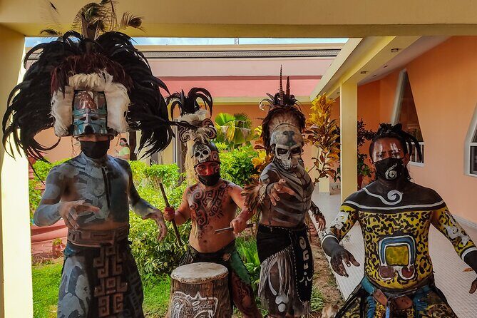 Chichen Itza, Beautiful Cenote and Valladolid All Inclusive Tour - Crowds and vendors: how to enjoy it without paying for everything