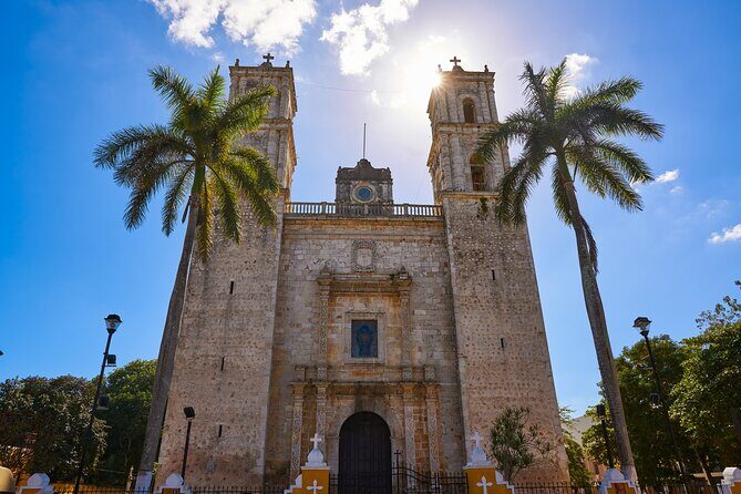 Chichen Itza, Cenote, and Valladolid Tour - Food on the bus day: Buffet meal, what’s included, and what to plan for