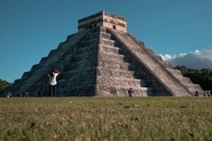 Chichén Itzá, Cenote and Valladolid with Lunch and transportation - Chichén Itzá with a real archaeology guide: what to focus on