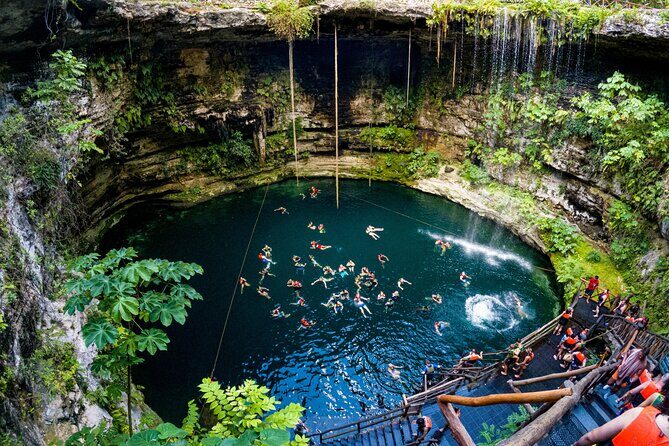 Chichén Itzá, Cenote and Valladolid with Lunch and transportation. - Lunch and entertainment: the buffet break you’ll actually want