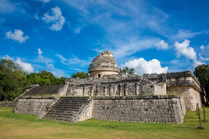 Chichen Itza Guided Historical Tour with Lunch Included - Valladolid for 20 minutes: a quick taste, not a full meal of the city
