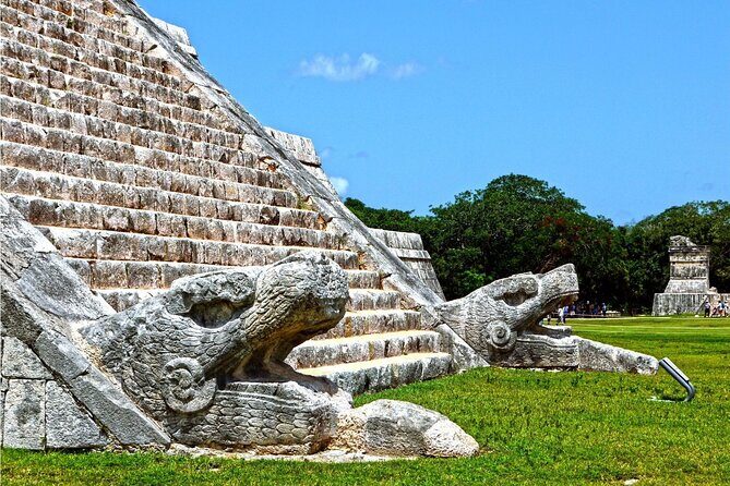Chichen Itza Guided Historical Tour with Lunch Included - Chichen Itza: getting the El Castillo photo without missing the story