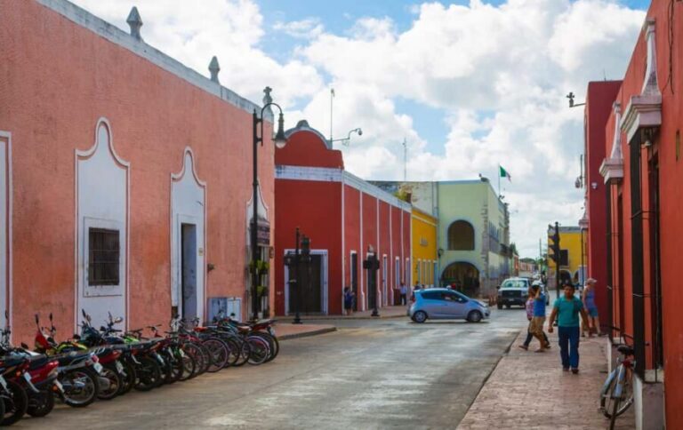 Chichen Itza: Guided Tour with Valladolid & Cenote Chichikan - Timing and early-entry style at Chichén Itzá