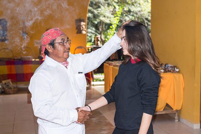 Chichén Itzá Premier Tour with Cenote Xunáan, Valladolid & Lunch - Lunch and the open bar: tasty buffet, but don’t assume unlimited everything