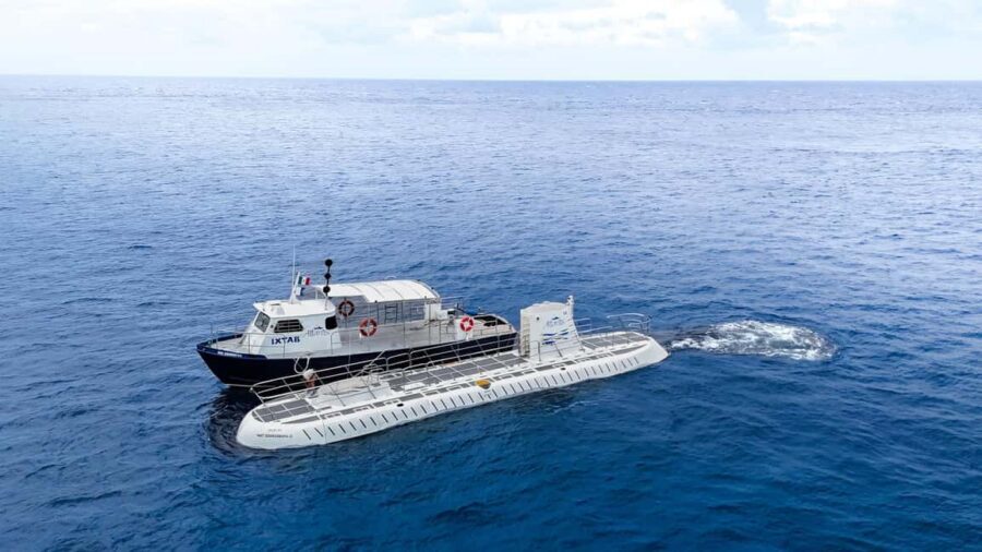 Cozumel: Atlantis Submarine Adventure - Comfort inside: air-conditioned windows, but plan for the seat