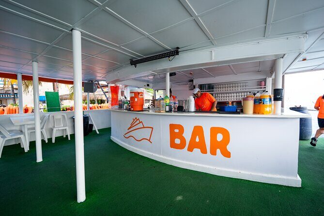 Dancer Cruise Isla Mujeres Snorkel Food and Drinks Included - Entering Dancer Cruise Cancun: where the day starts