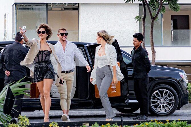 Deluxe Limousine GMC from Cancun Airport - Key Highlights Worth Your Attention