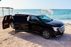Deluxe Limousine GMC from Cancun Airport - Inside the GMC Limousine: The Amenities That Change the Mood