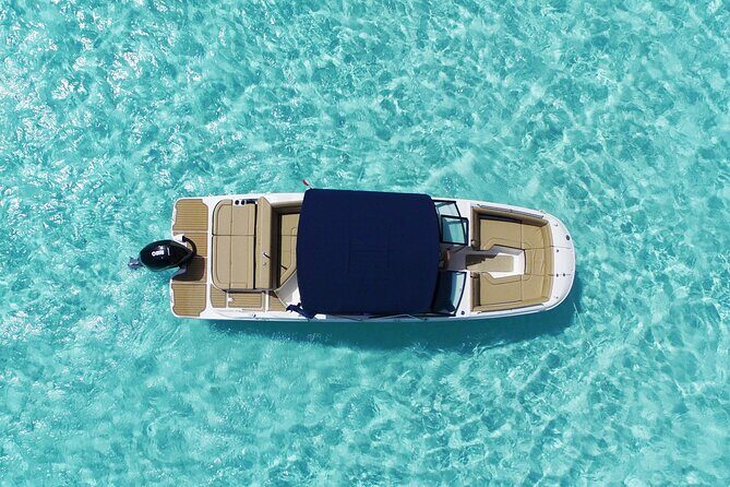 Deluxe Private Boats - 27 ft Sea Ray - Your crew matters: snorkeling help from Diego, Noel, Ricardo, Dani, and Luis