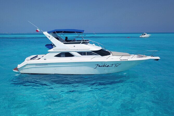 Deluxe Yacht 48FT with FlyBrige Rental in Cancun - Isla Mujeres and Playa Norte: beach time built into the cruise
