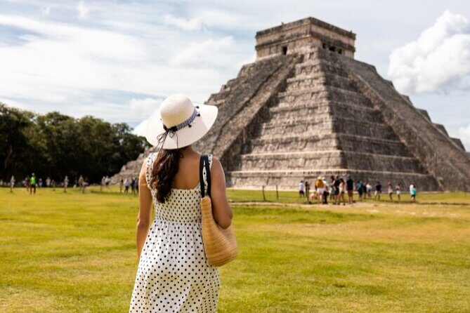 Early morning Chichen Itza Tour: Cenote and Tequila Tasting - Tequila tasting in Valladolid: short, fun, and shopping-adjacent