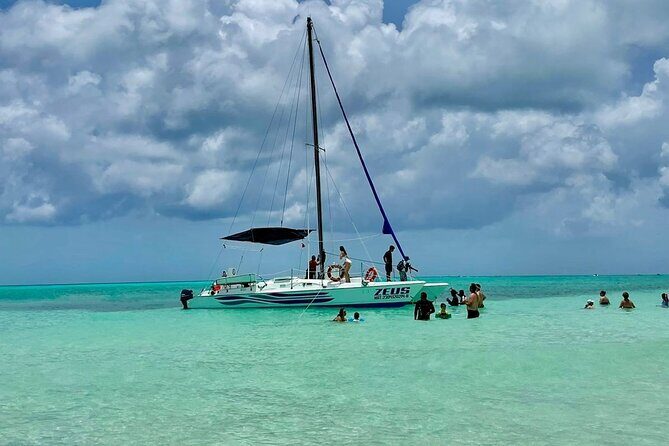 El Cielo Cozumel Snorkeling trip by Catamaran - Onboard vibe and timing: ceviche, drinks, and crew personalities like Elias and Oliver
