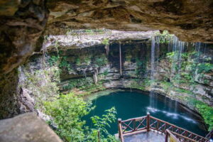 From Merida: Chichen Itza, Izamal & Cenote with Buffet Lunch - What the guide does at Chichén Itzá (and how to use your time)