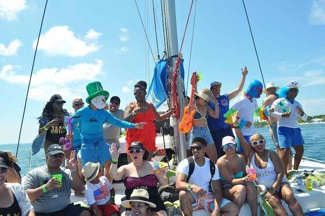 Full-Day Luxurious Catamaran Adventure - Cancún to Isla Mujeres - Downtown Isla Mujeres: Walking, Shopping, and Traffic on Foot