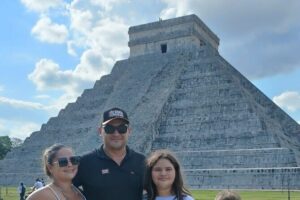 Full Day Tour Chichen Itza plus Cenotes From Valladolid - Stop 1 at Mi Lindo Yucatán: ceremony plus buffet