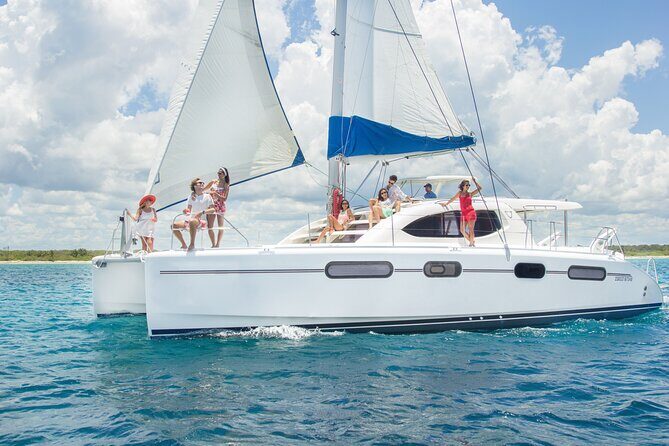 Half-Day Luxury Sailing Experience in Tulum with Open Bar - Puerto Aventuras Area: Where the Views Start Doing the Work