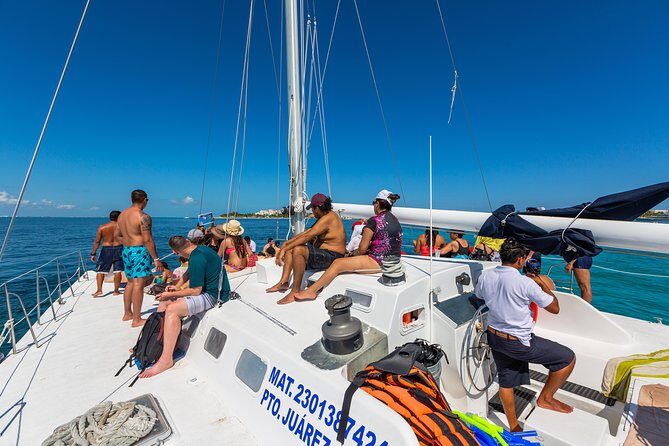 Isla Mujeres Catamaran, Open Bar & Optional Buffet and pick up - Marina Las Perlas: where the day really starts