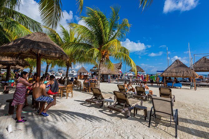 Isla Mujeres Catamaran, Open Bar & Optional Buffet and pick up - Isla Mujeres beach club vs. town time: choosing your option