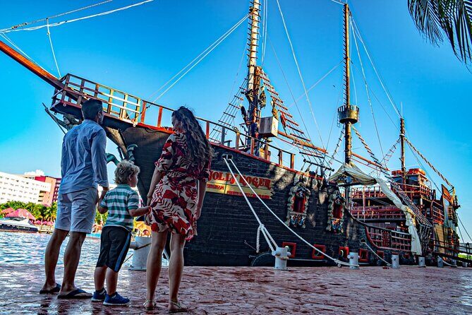 Jolly Roger Pirate Show and Dinner in Cancun - Photos and souvenirs: fun, but plan extra spending