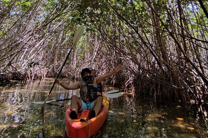 Kayak TOUR POR Laguna Nichupte Cancun - Mangroves + channels + a little push from wind and currents