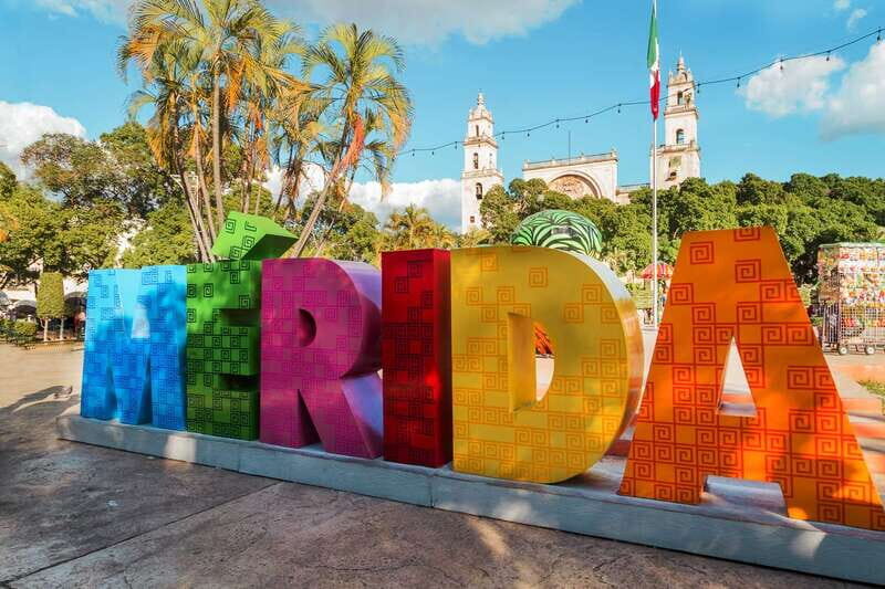 Mérida: 3-Hour Walking Food Tour - The market walk: how the guide helps you eat like a local