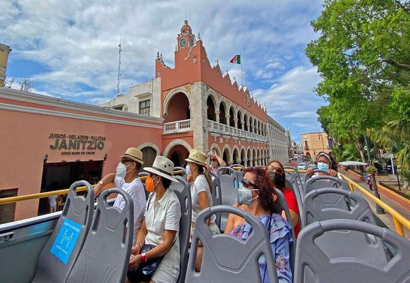 Mérida: Panoramic Sightseeing Tour Bus Ticket with 2 Routes - Stop-by-stop: what you’ll pass on the Barrios Circuit