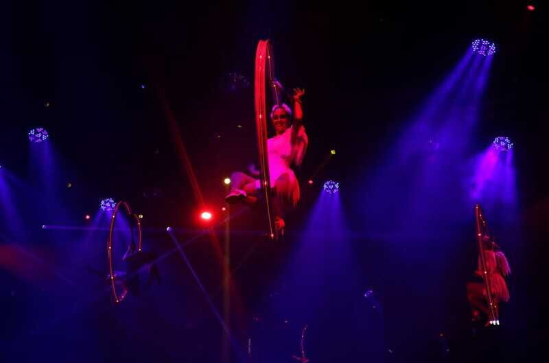Playa del Carmen: Coco Bongo Nightclub Experience - The show inside Coco Bongo: flying acrobats, tributes, and confetti