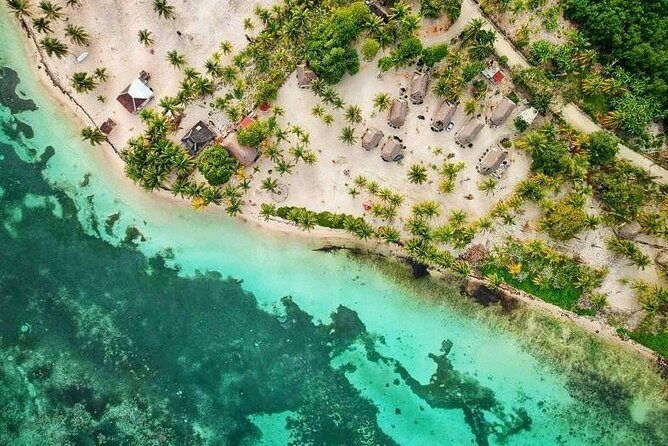 Private beach, all inclusive. - Food and drinks: this is where the experience earns its keep