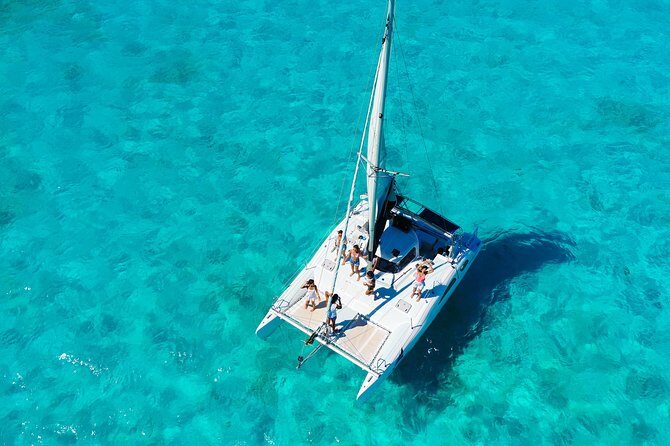Private Catamaran from Cancun to Isla Mujeres for up to 13 People - Unlimited Open Bar and the Real Food Situation