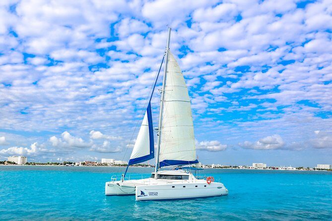 Private Catamaran from Cancun to Isla Mujeres | For up to 30 pp - Price and group size: how the math really works