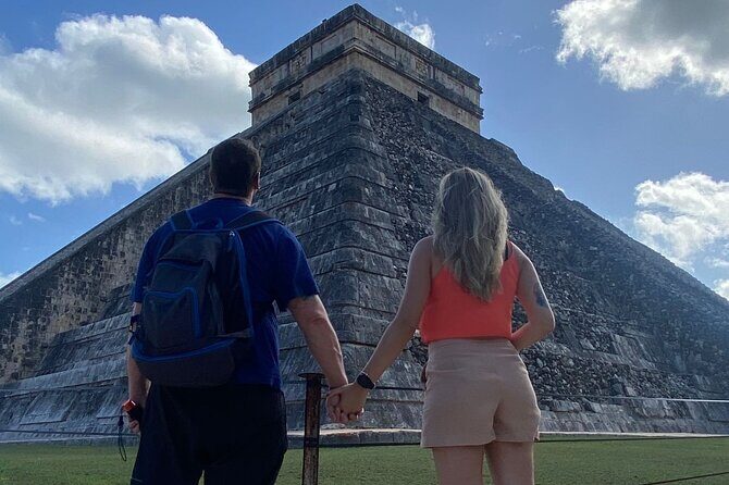 Private Guide Service in the Archaeological Zone of Chichen Itza - The walk itself: main temple, Warriors, ball game, and the Tzompantli