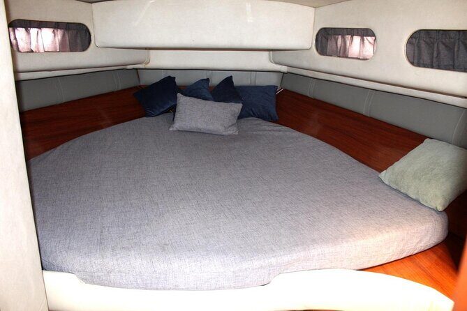 Private SeaRay 47ft Yacht Rental Cancun 23P6 - What you get onboard (and the costs that catch people off guard)