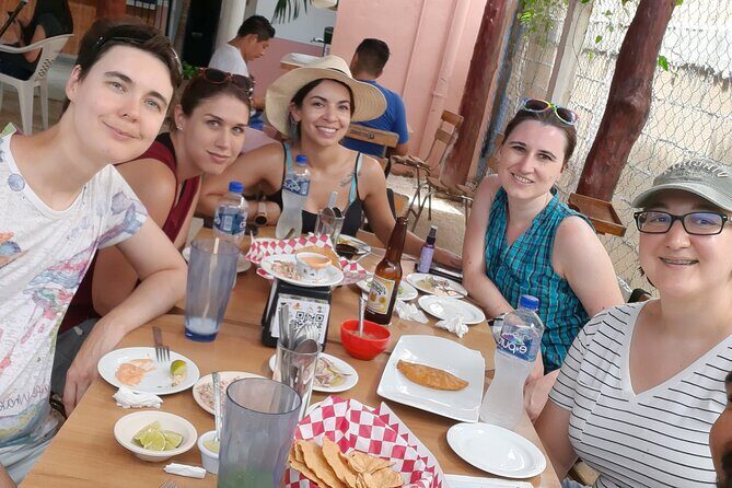 Puerto Morelos Foodie Tour, Mexico in every bite! - Fruit market moments: fresh produce and easy wins