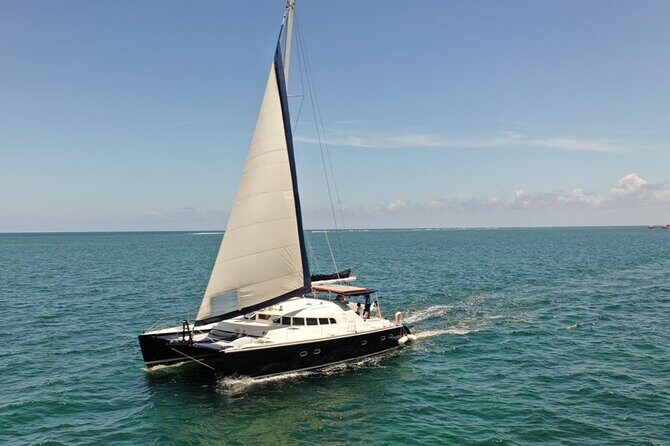 Puerto Morelos Secret Sandbar Catamaran Sail - Crew service on the water: Jose, Captain Martin, and the “always helping” approach