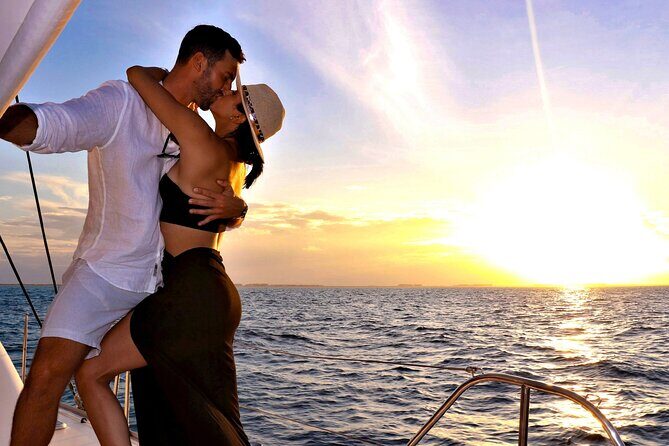 Riviera Maya Luxury Sunset Sailing plus Light Dinner and Open Bar - The catamaran ride itself: seating, motion, and the coastline view