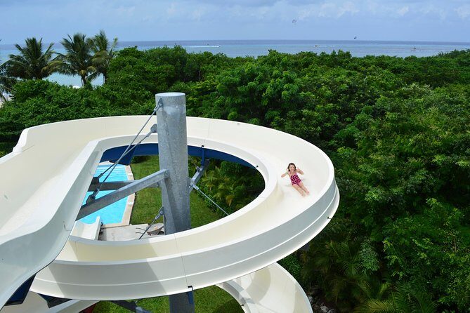 Roots Beach Club® - Sunscreen rules at Isla Mia: plan sun protection like an adult