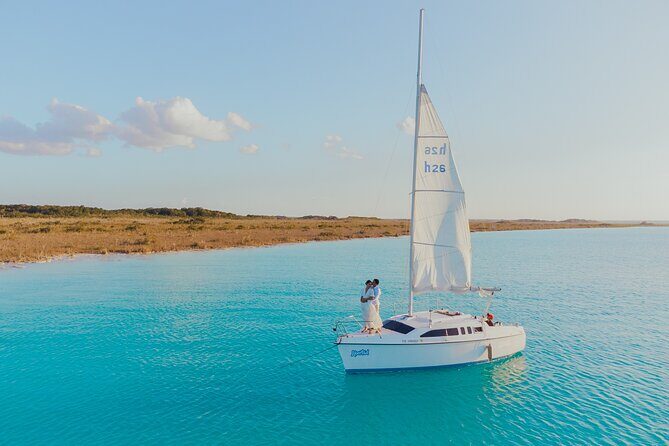 Sailboat tour across the seven colors lagoon in Bacalar - Getting the Most Out of Your Day (Without Overplanning)