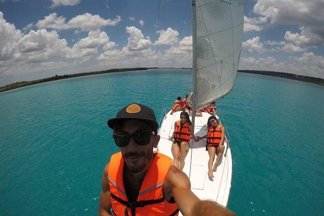 Sailing Tour through the Laguna de los Siete Colores - Stop for swimming: Pirate Canal (descend and swim in the permitted area)